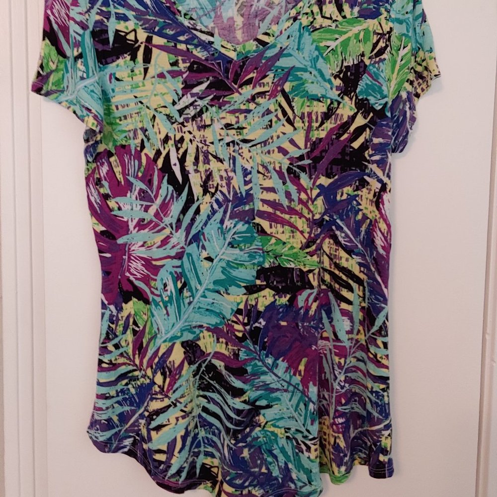Palm Harbour, LG, multi-color palm leaf print.